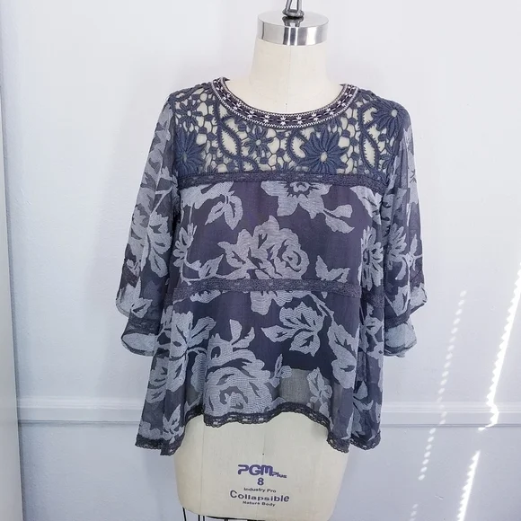 Esley | Floral Flare Top + Lace, Gray Small - Picture 6 of 11